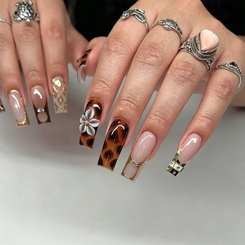 Statement Nail Art Press-On Nails, 40 Designs — Tortoiseshell Daisy French